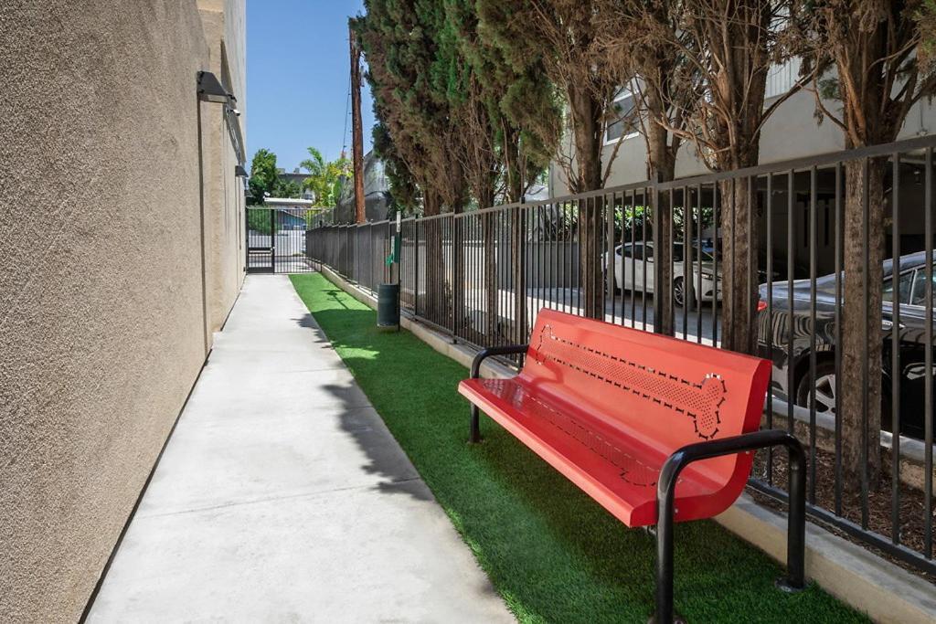 One Bedroom Gem In Weho Los Angeles Eksteriør billede